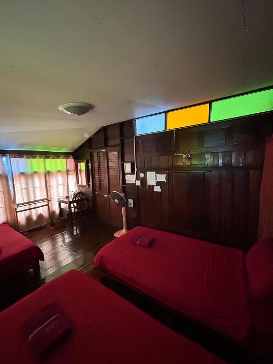 Baan Are Gong Riverside Homestay Phra Nakhon Si Ayutthaya Exterior foto