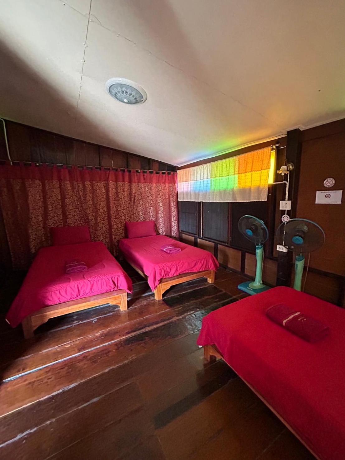 Baan Are Gong Riverside Homestay Phra Nakhon Si Ayutthaya Exterior foto