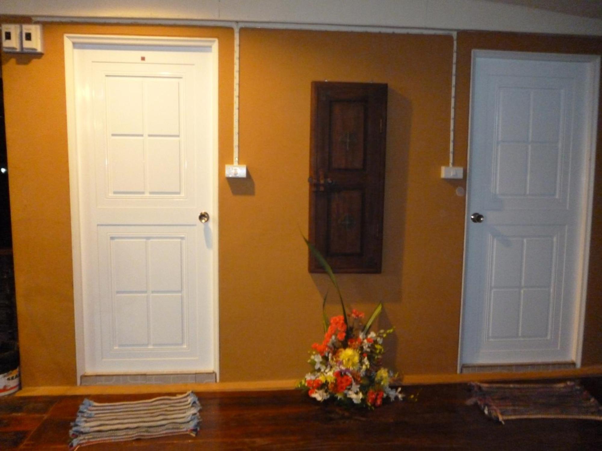 Baan Are Gong Riverside Homestay Phra Nakhon Si Ayutthaya Exterior foto