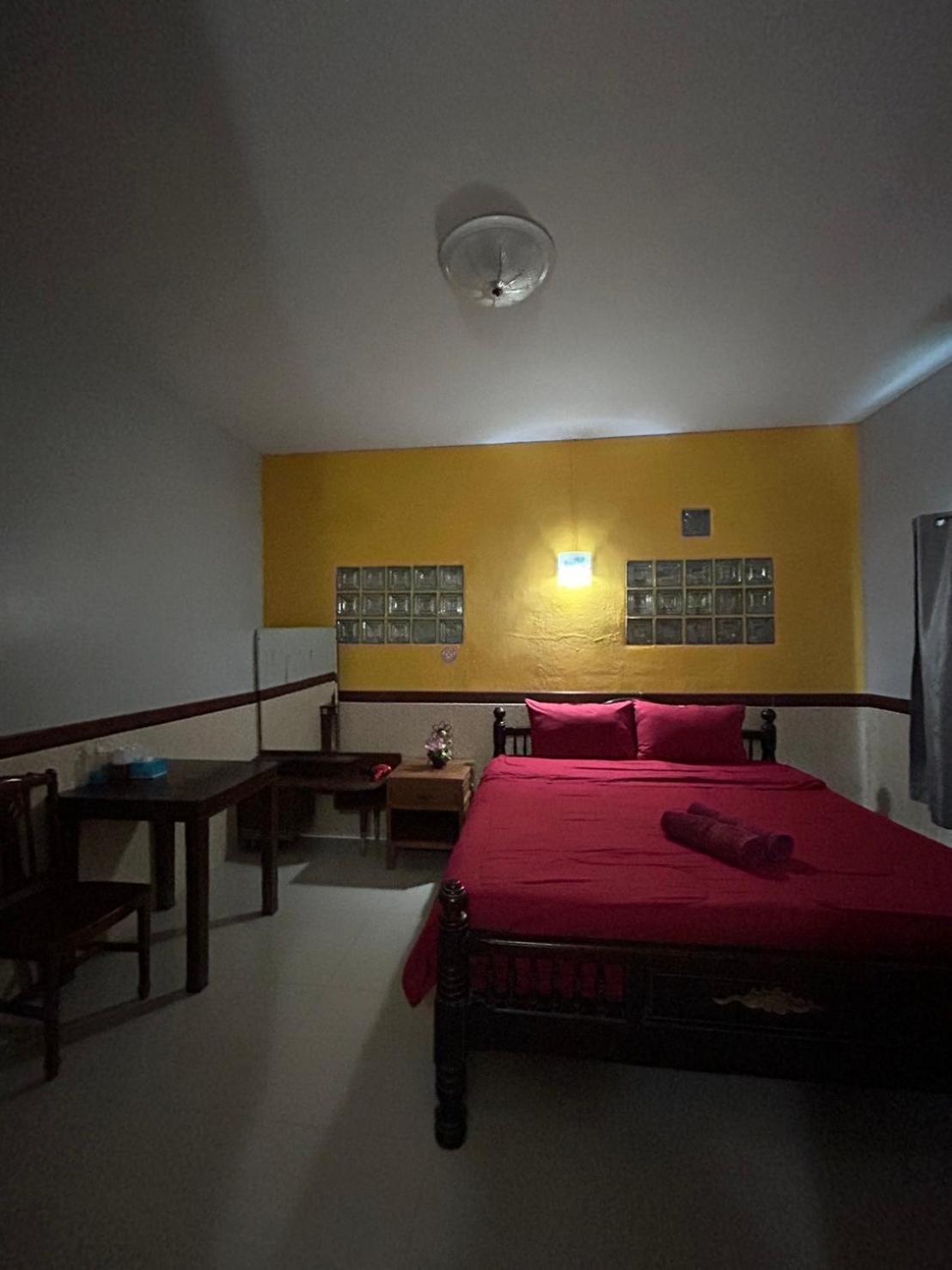 Baan Are Gong Riverside Homestay Phra Nakhon Si Ayutthaya Exterior foto