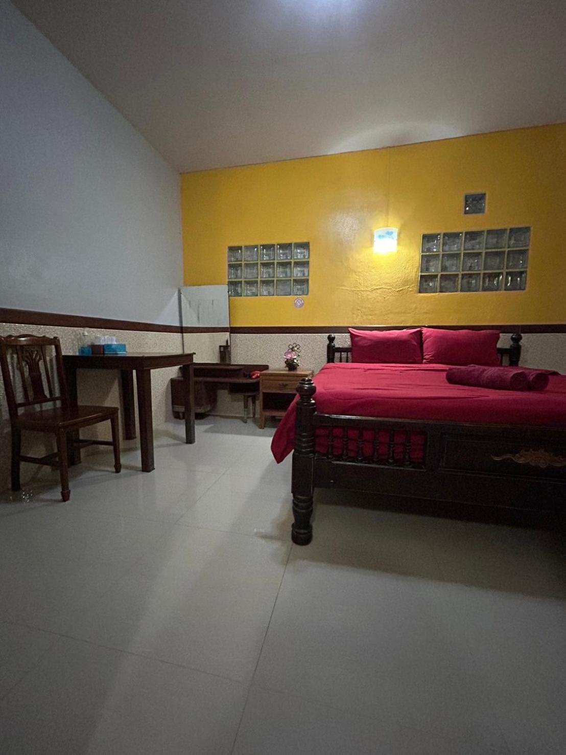 Baan Are Gong Riverside Homestay Phra Nakhon Si Ayutthaya Exterior foto