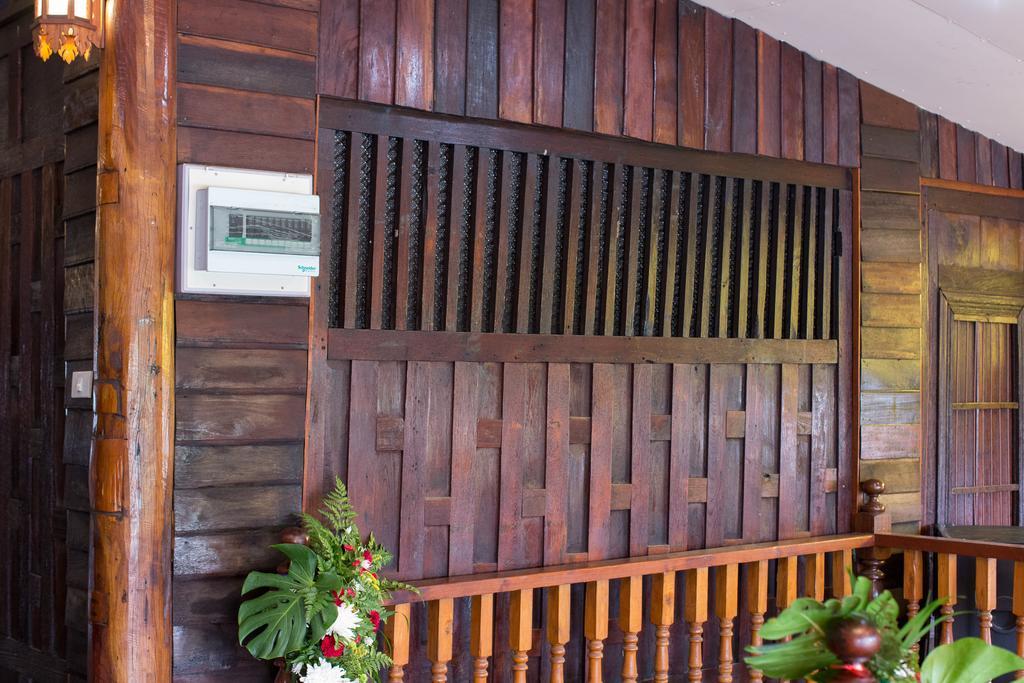 Baan Are Gong Riverside Homestay Phra Nakhon Si Ayutthaya Exterior foto