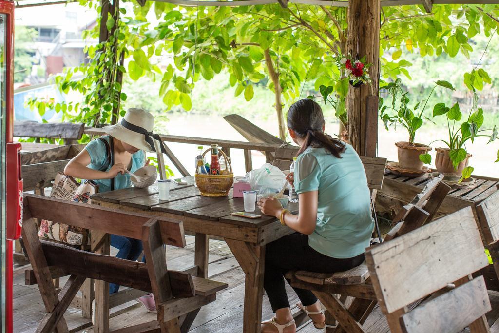 Baan Are Gong Riverside Homestay Phra Nakhon Si Ayutthaya Exterior foto